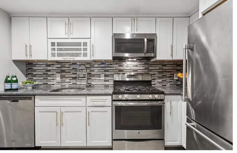 Kitchen appliances and backsplash