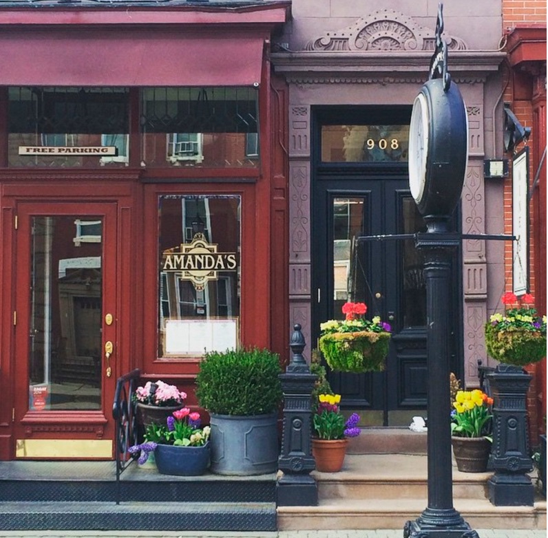 Amanda's Restaurant Hoboken near 829 Garden Street